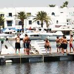 tourists_0001